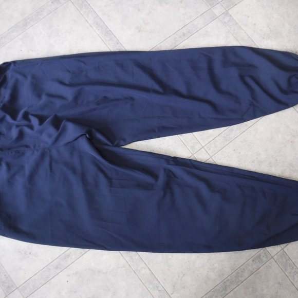 Jogger Studio Style Pleated Pant - Picture 4 of 6